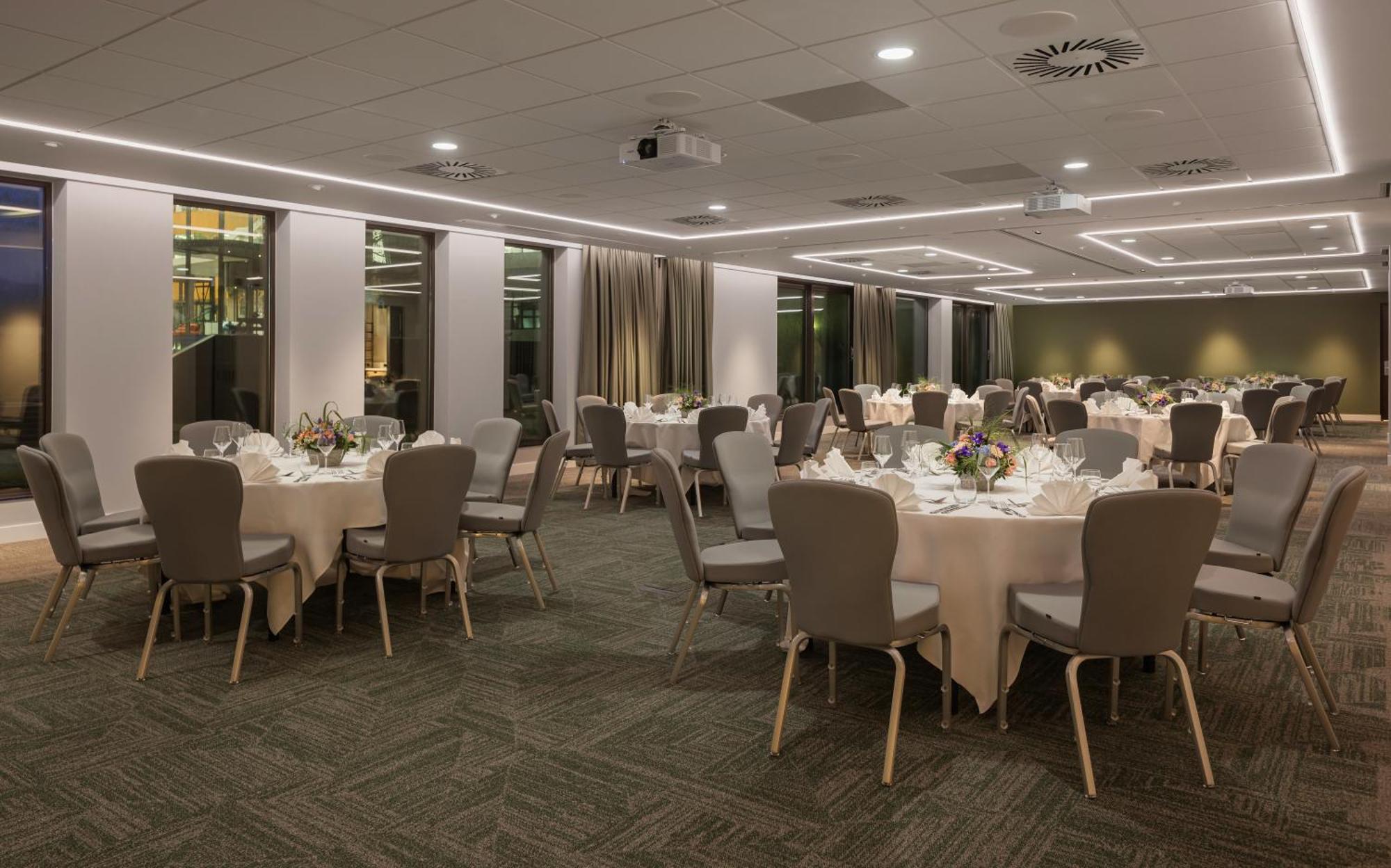 Hilton Garden 4*